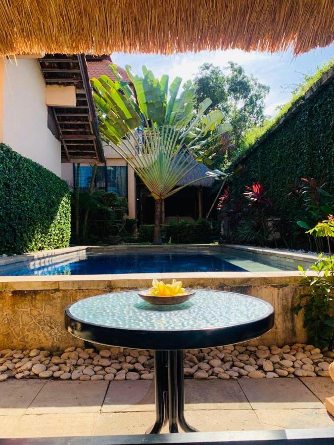 Giri'S Villa Jimbaran Ungasan  Exterior photo